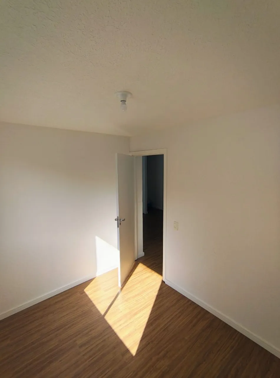 Apartment, 39 m², with wood or laminate floors — photo 2