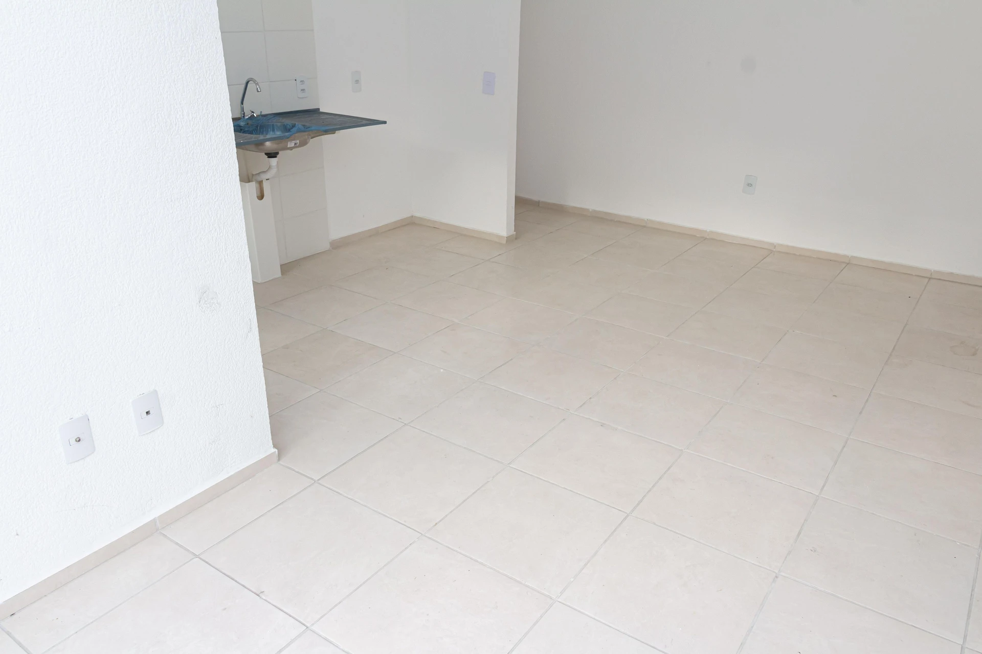 Apartamento de 2 habitaciones con balcón y jardín privado — photo 43