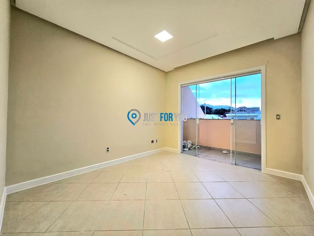 House with 5 bedrooms, 300 m² and a closed gas kitchen — photo 28