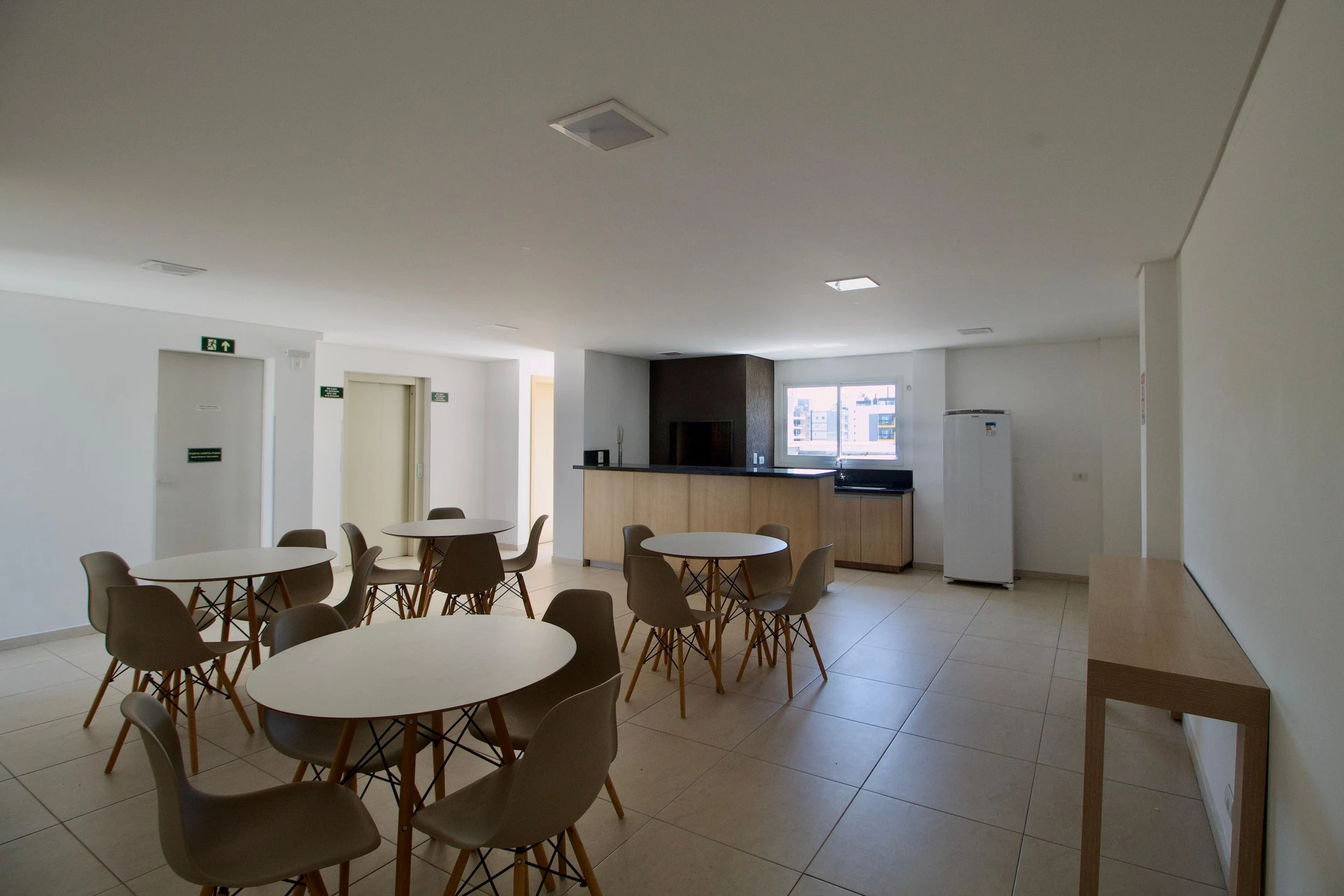 2-bedroom apartment with a washing machine — photo 19