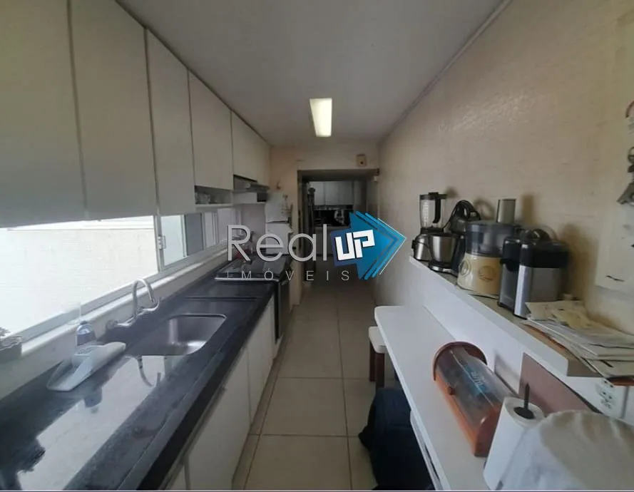 Furnished apartment with 4 bedrooms and an open kitchen — photo 44