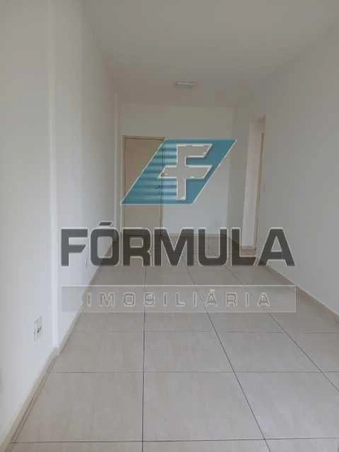 One-bedroom apartment in a building with a gym — photo 18