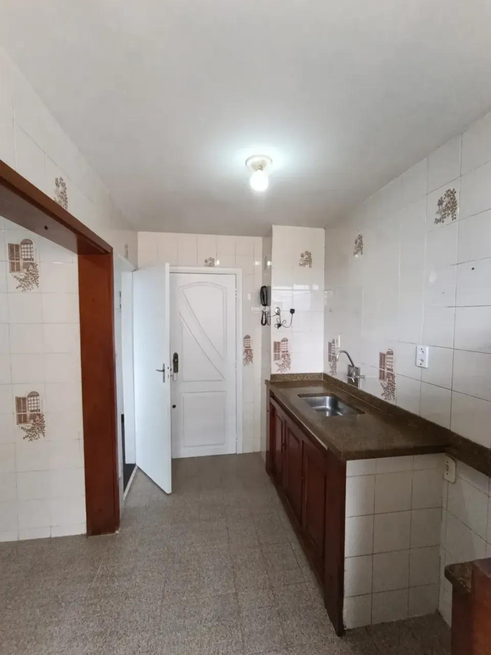 Unfurnished 3-bedroom apartment with 2 bathrooms — photo 9