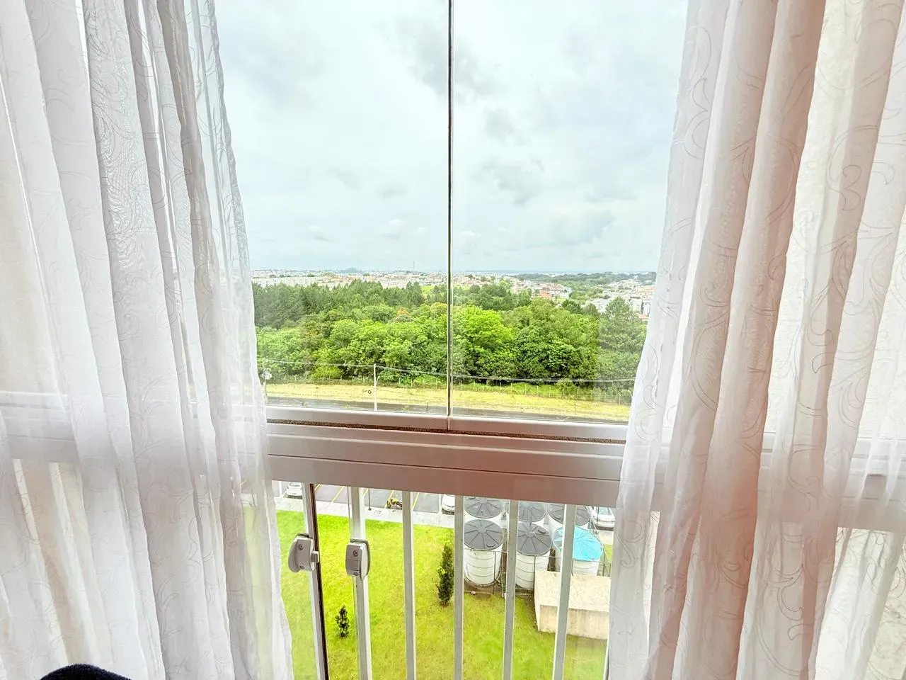 2-bedroom apartment with a washing machine in Curitiba — photo 25