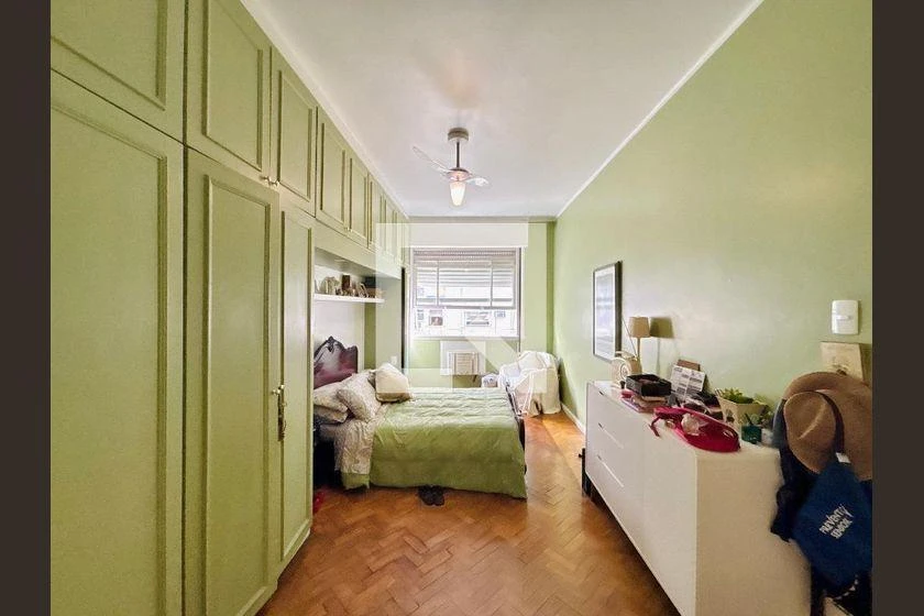 Furnished apartment with 3 bedrooms and 200 m²
