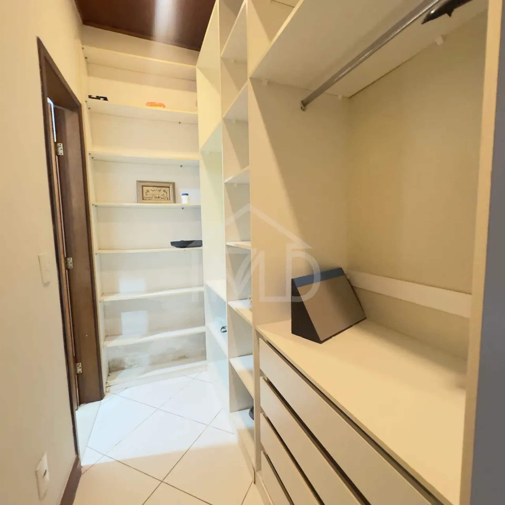 Furnished house, 250 m², with a walk-in closet — photo 28