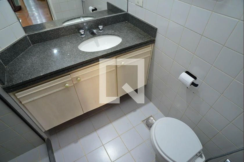 82 m² rental apartment with 2 bedrooms and enclosed balcony — photo 13