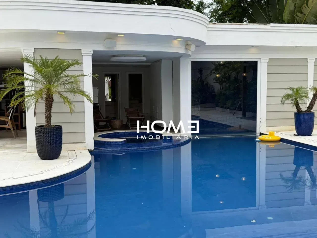 Furnished house with 6 en-suite bedrooms and barbecue — photo 49