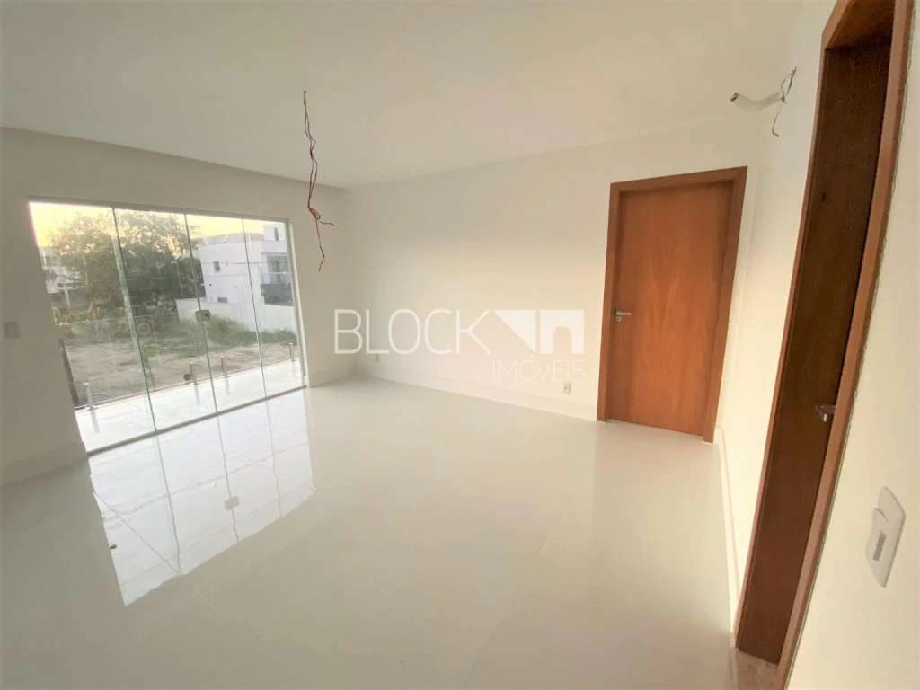 Condominium house with 4 en-suite rooms and open kitchen — photo 14