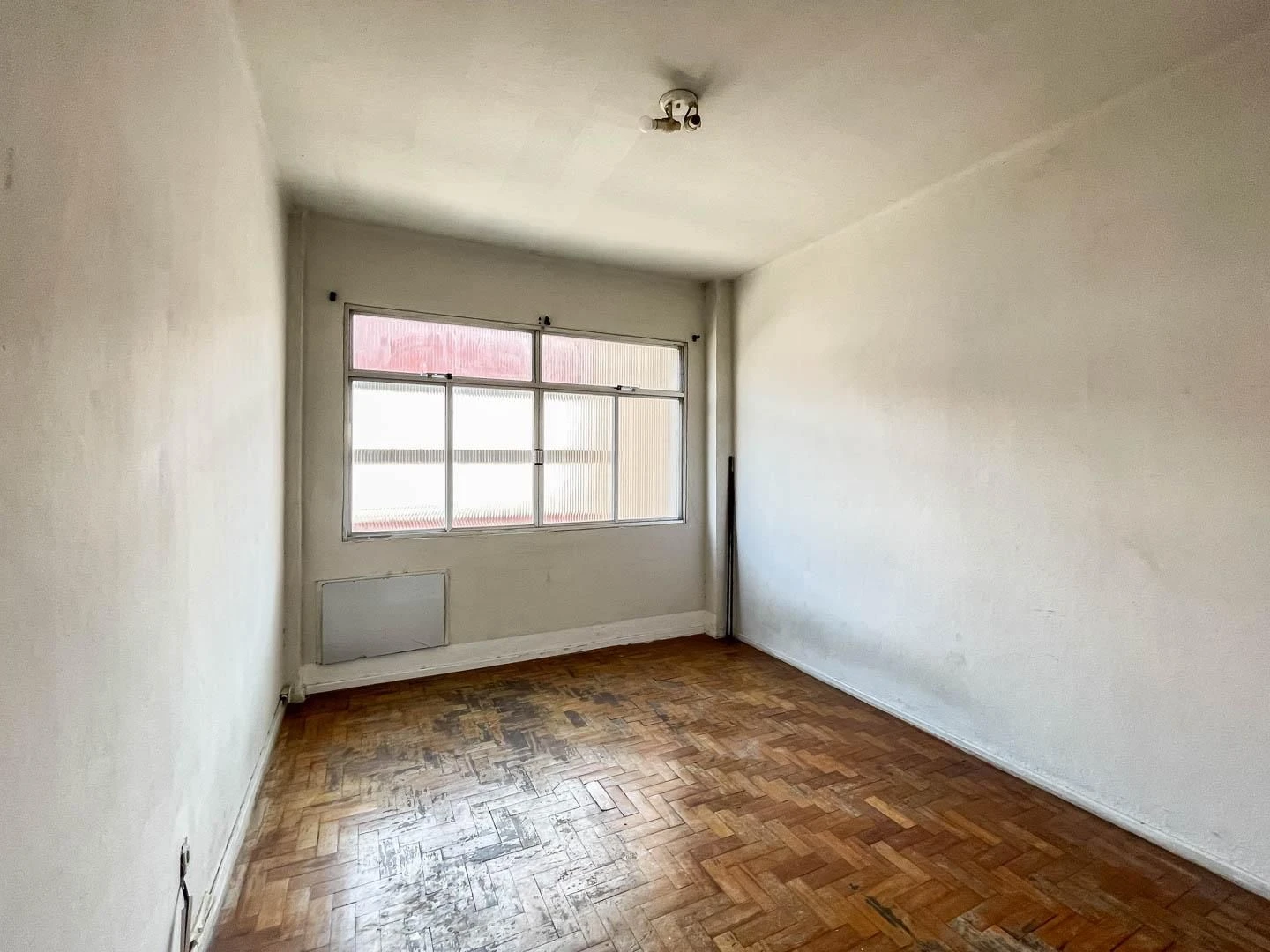 1-bedroom unfurnished apartment with no parking — photo 5