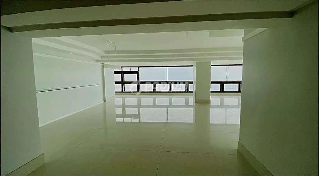 4-bedroom 315 m² apartment with separate kitchen — photo 15
