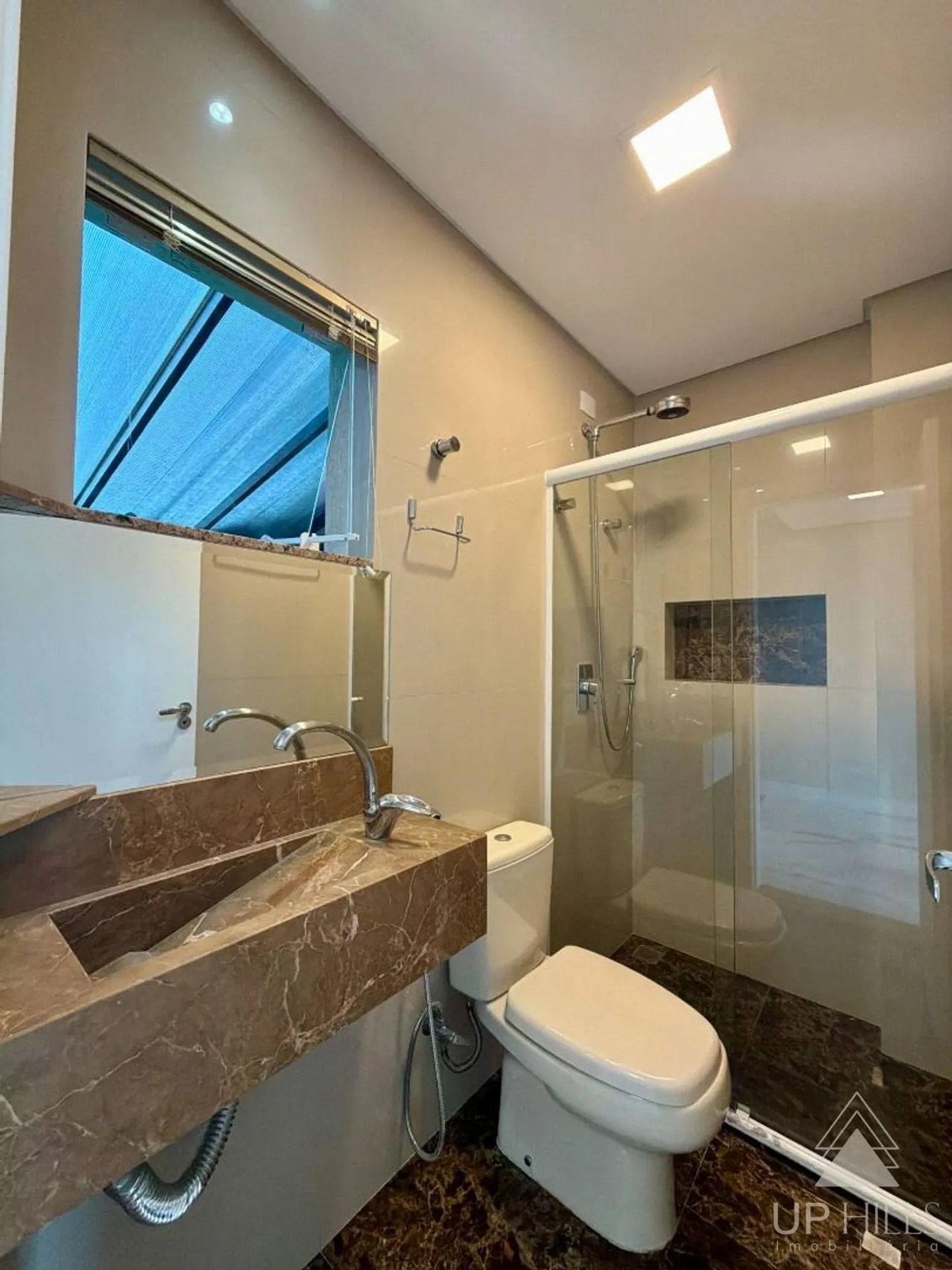Casa com 3 suítes e cozinha aberta com fogão a gás — photo 59