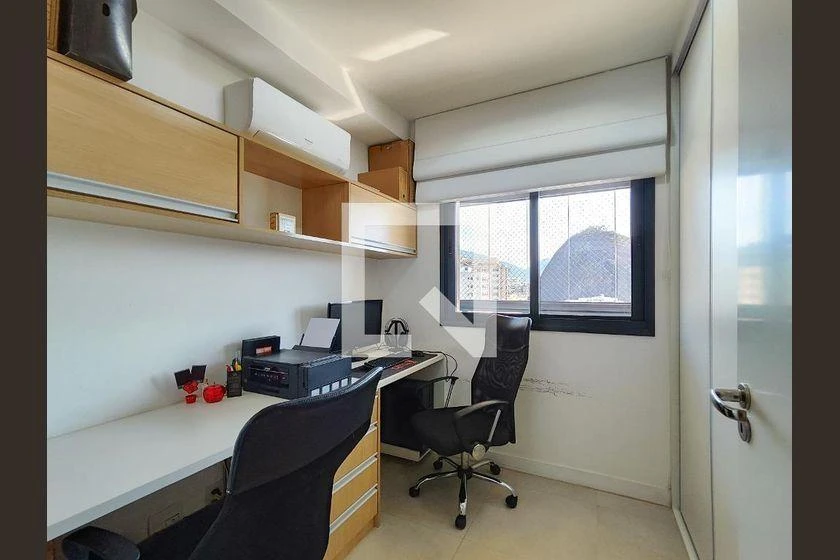 3-bedroom apartment with a mountain view — photo 13
