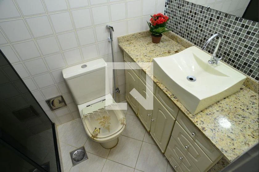 2-bedroom apartment with an en-suite bathroom — photo 33