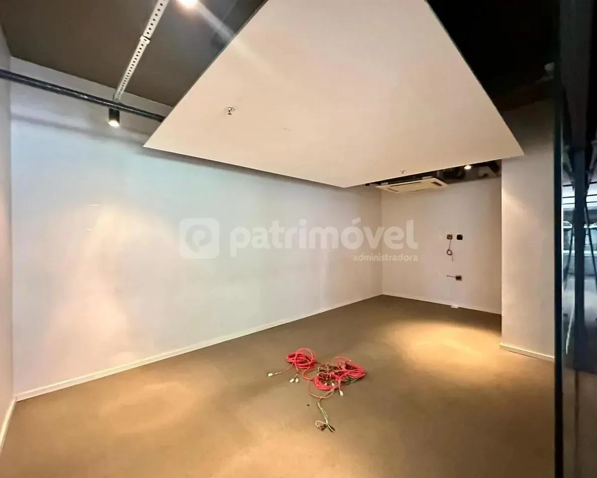 716 m² apartment with 1 bedroom and 4 bathrooms — photo 2