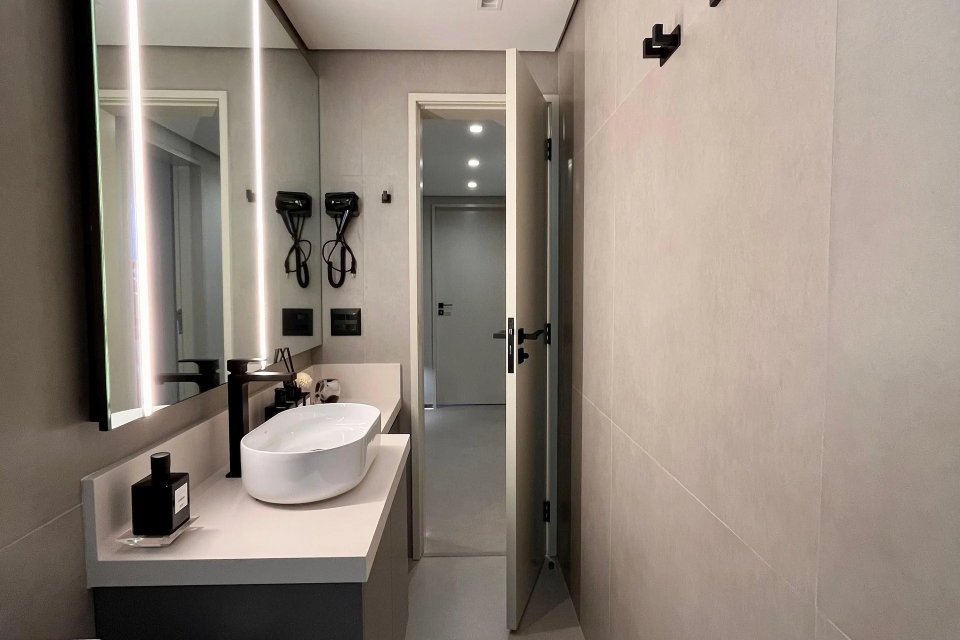 Квартира 150 м² з панорамними вікнами та гардеробною — photo 35