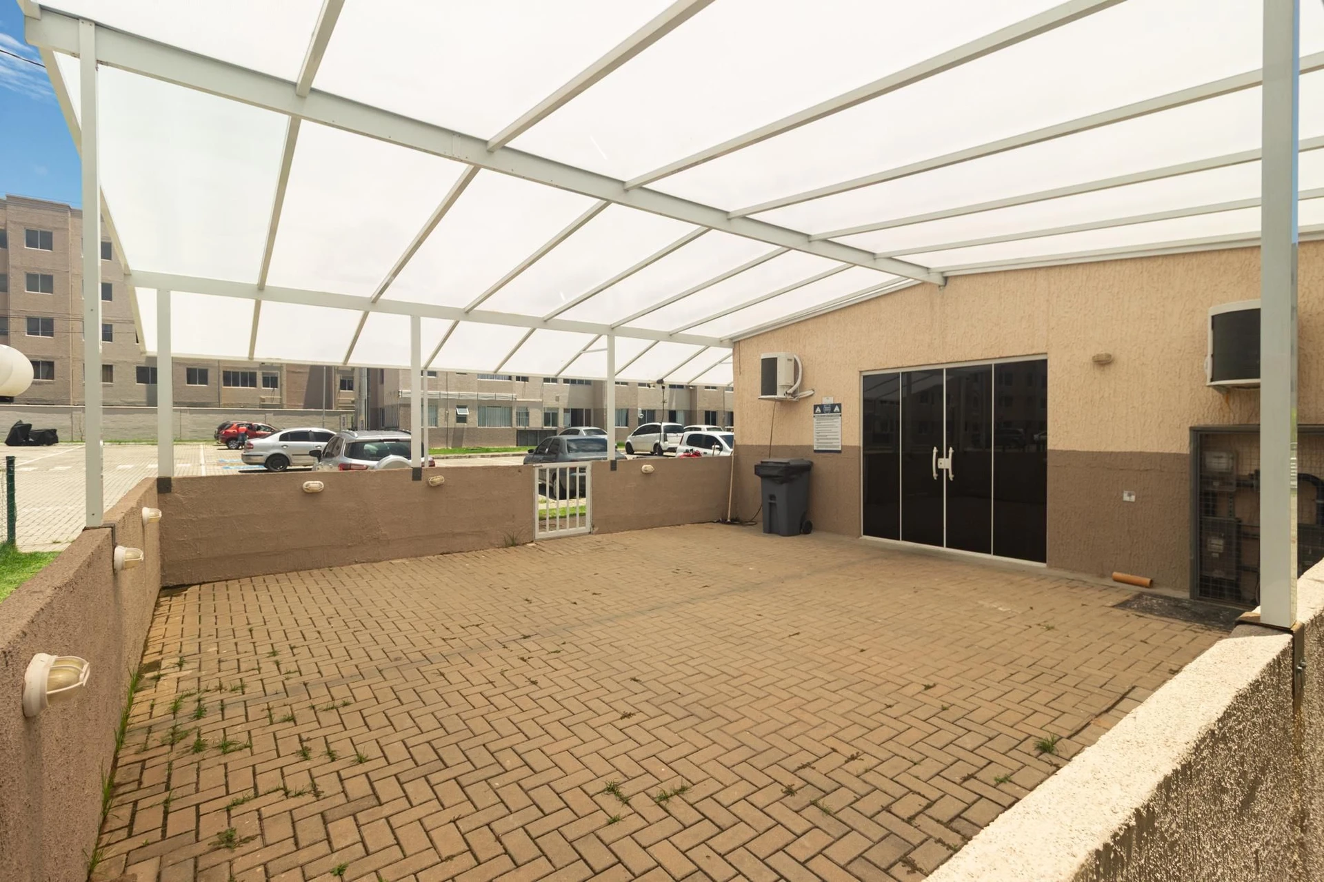 Apartamento com 2 quartos e piscina no condomínio — photo 14