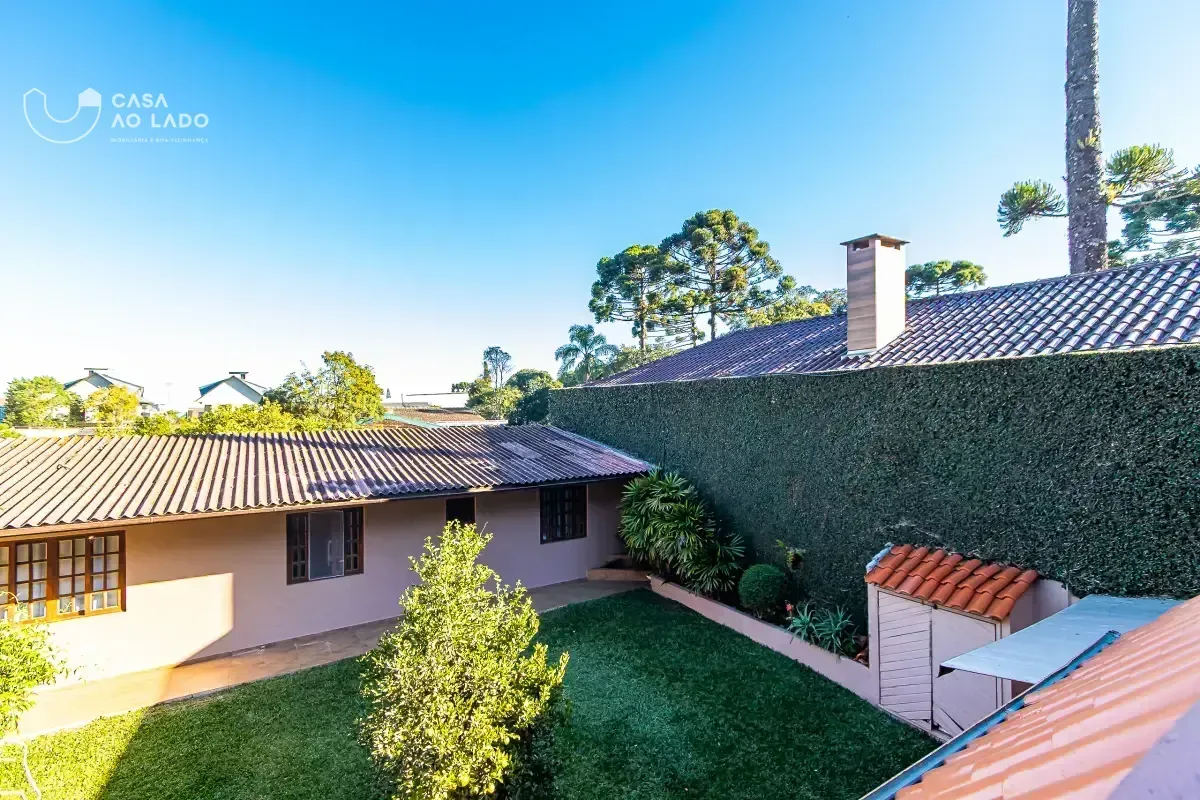 390 m² house with 6 bedrooms and a backyard unit — photo 28