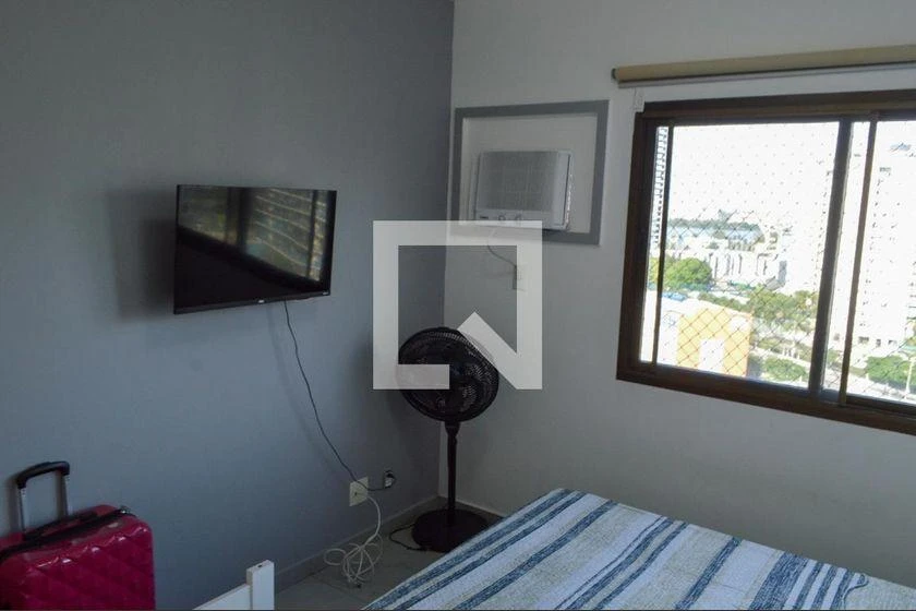 3-bedroom apartment in a building with a gym — photo 23