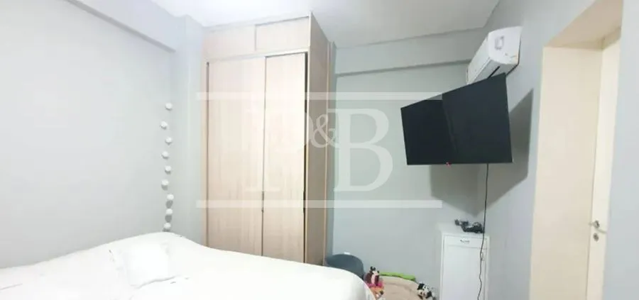 Furnished 2-bedroom apartment with open-plan gas kitchen — photo 13