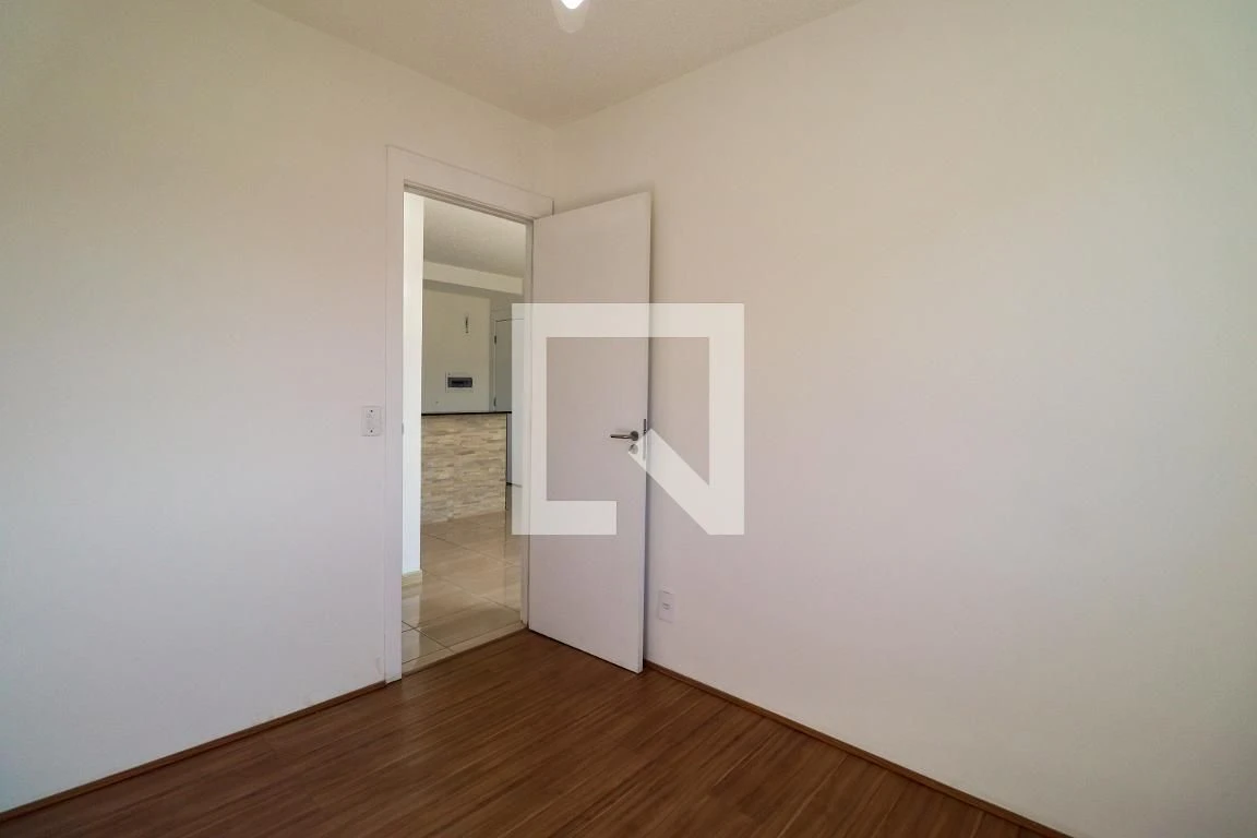 Apartamento sem mobília com 2 quartos e garagem — photo 31