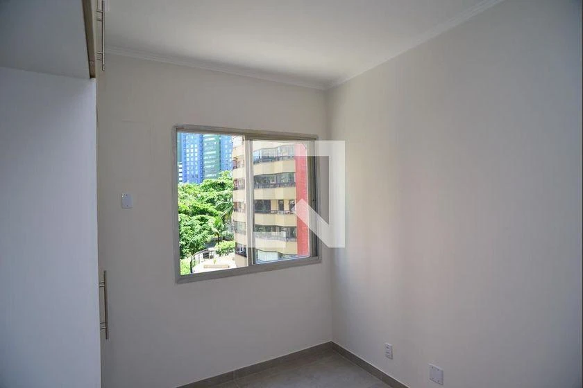 2-bedroom apartment in a building with a gym — photo 10