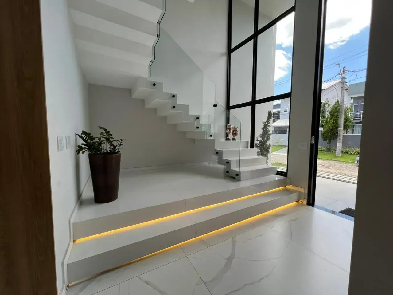 Furnished house with 4 bedrooms and 4 bathrooms — photo 18