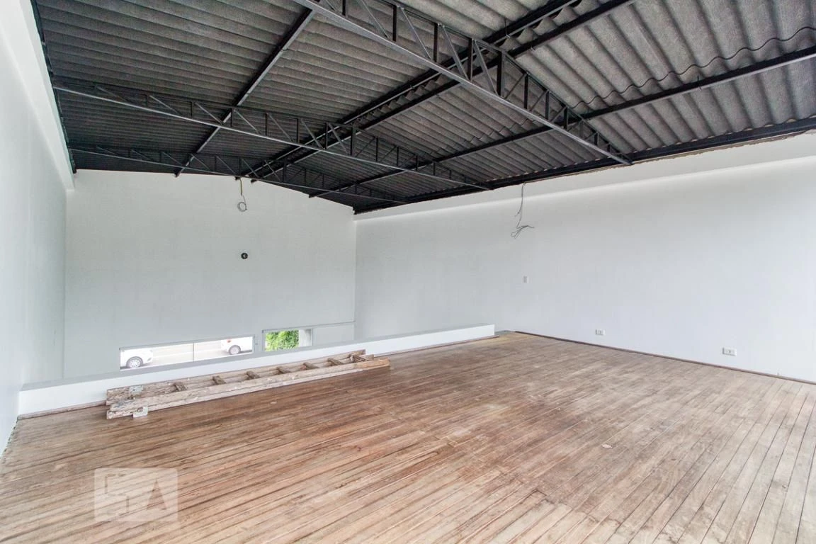 House with 3 bedrooms and 4 bathrooms with a closed kitchen — photo 15