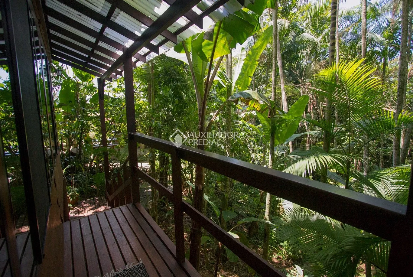 Furnished house with a balcony, 6 bedrooms and 3 baths — photo 69