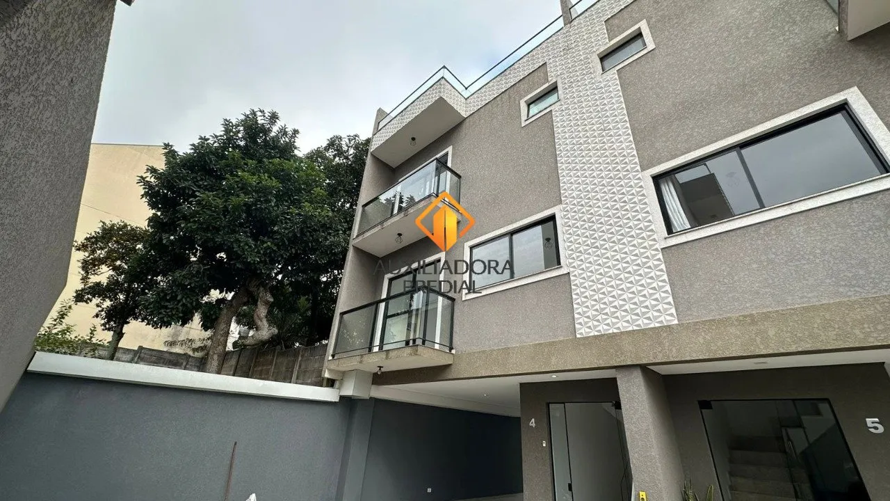 House with 3 bedrooms and a balcony — photo 13