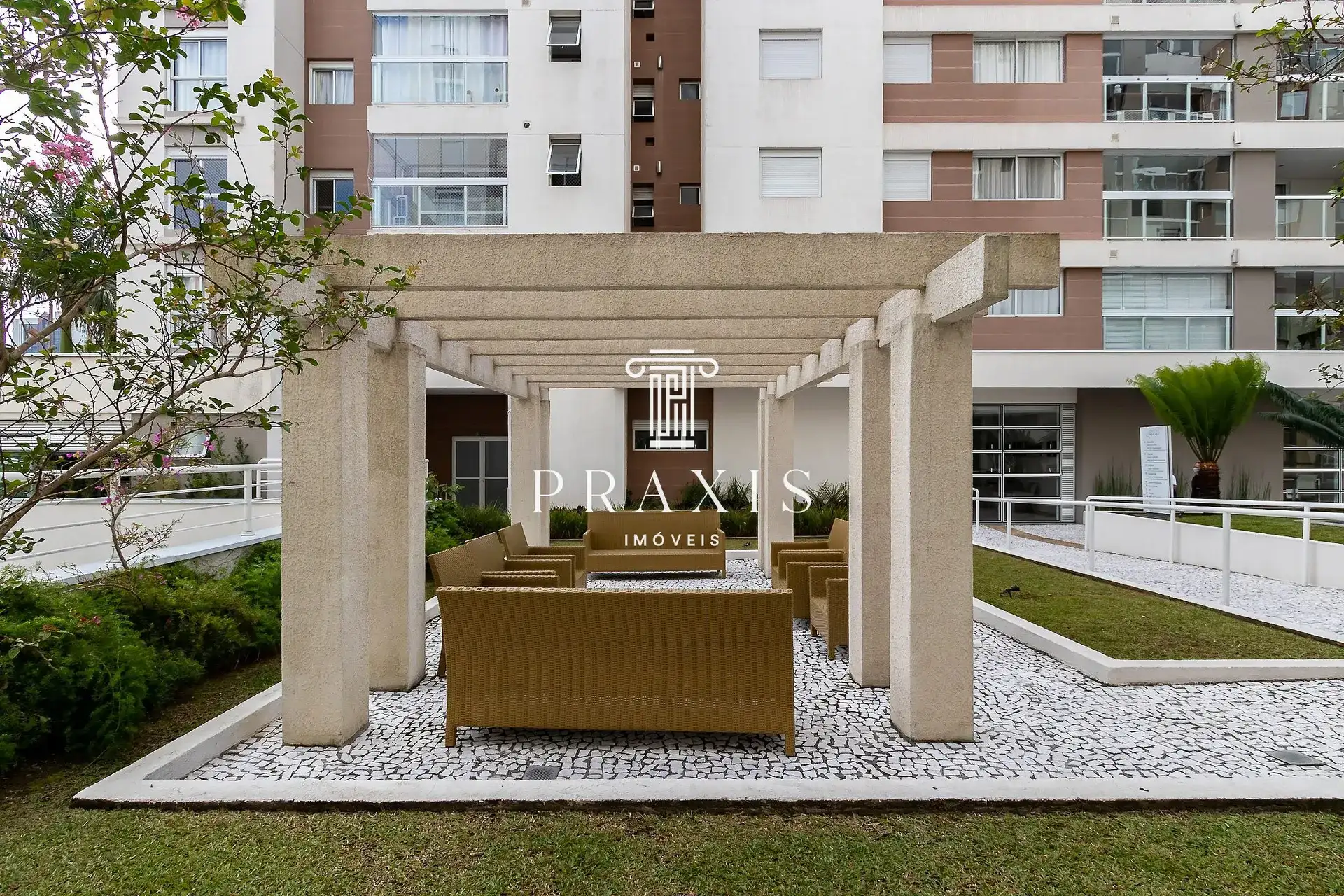 Apartment with 2 en-suite bedrooms and 3 bathrooms — photo 48