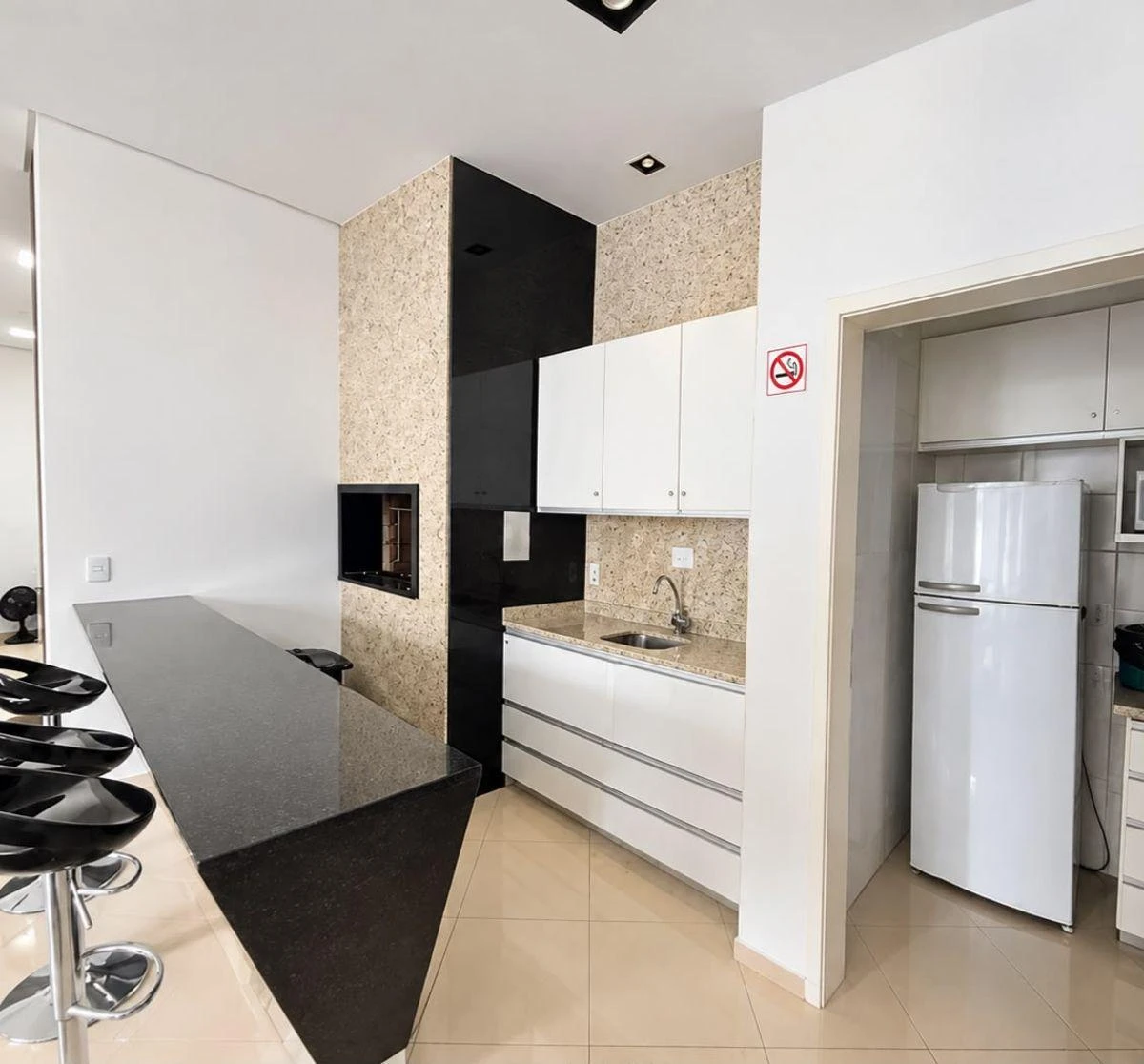 Furnished apartment, 90 m², with a walk-in closet — photo 22