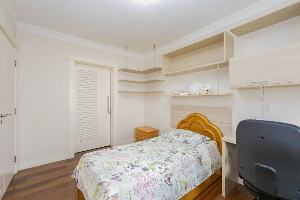 House with 4 en-suite bedrooms and private BBQ — photo 32