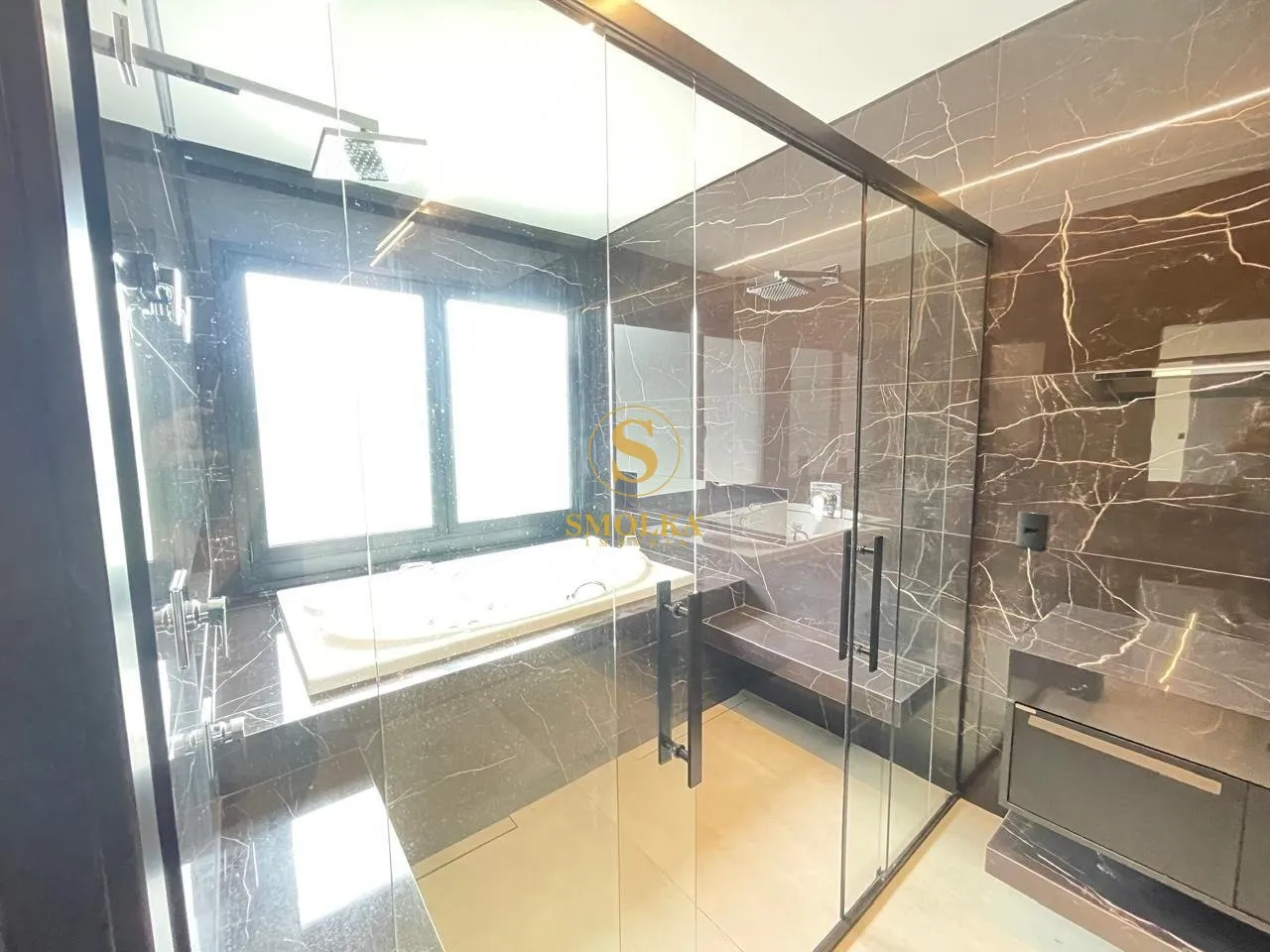 Меблированный дом 645 м² с 5 спальнями и 7 санузлами — photo 62