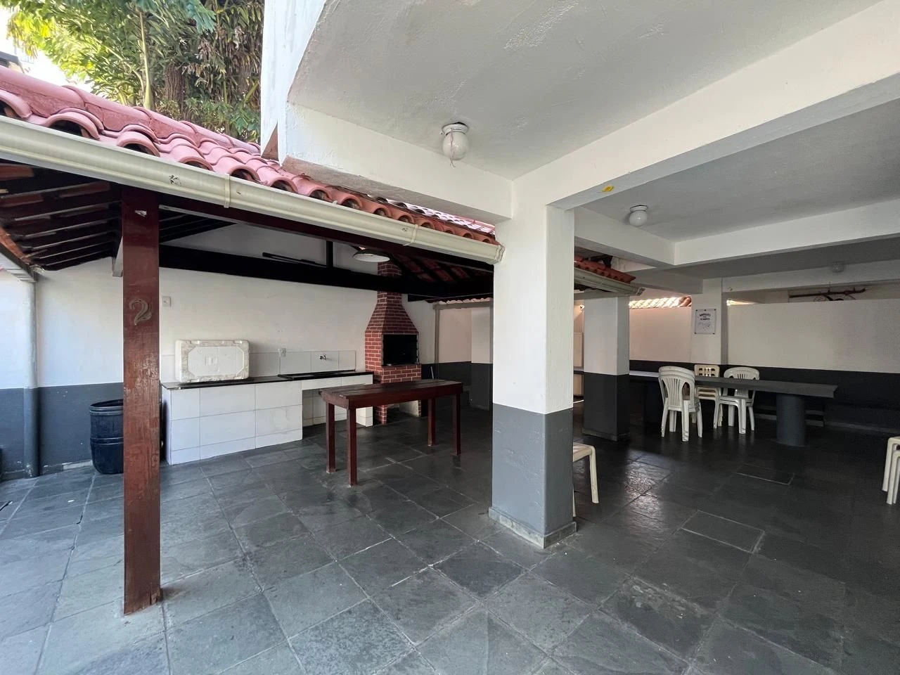 Unfurnished 2-bedroom apartment with 1 bath and parking — photo 35