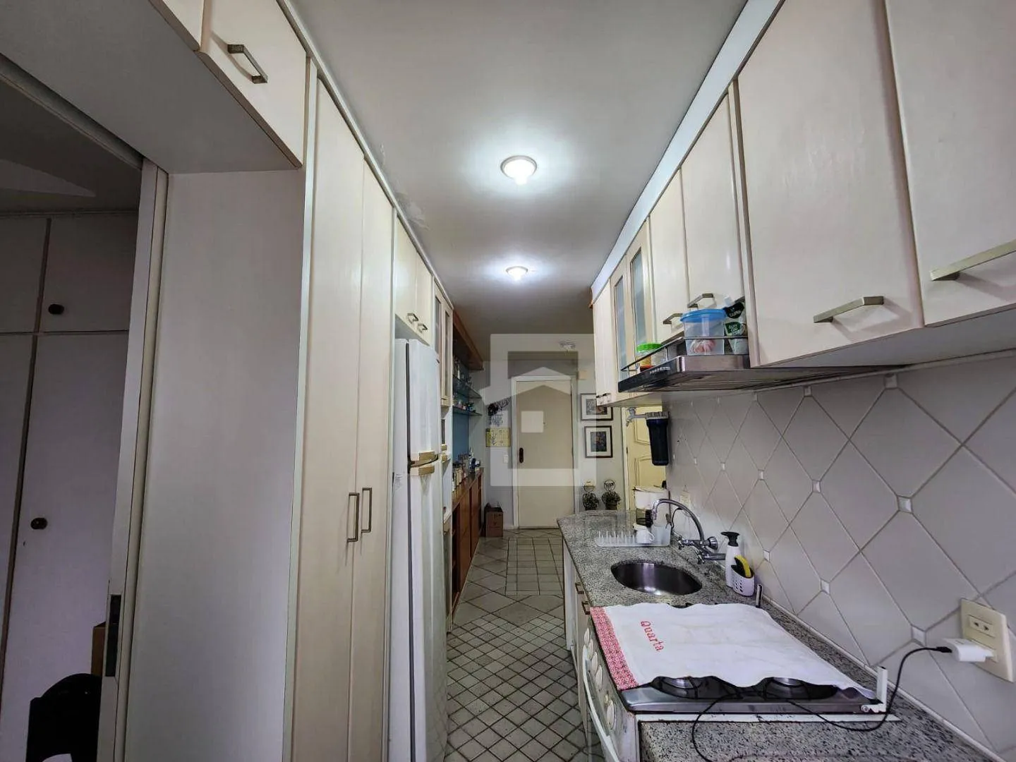 Furnished 3-bedroom apartment with 4 bathrooms — photo 39