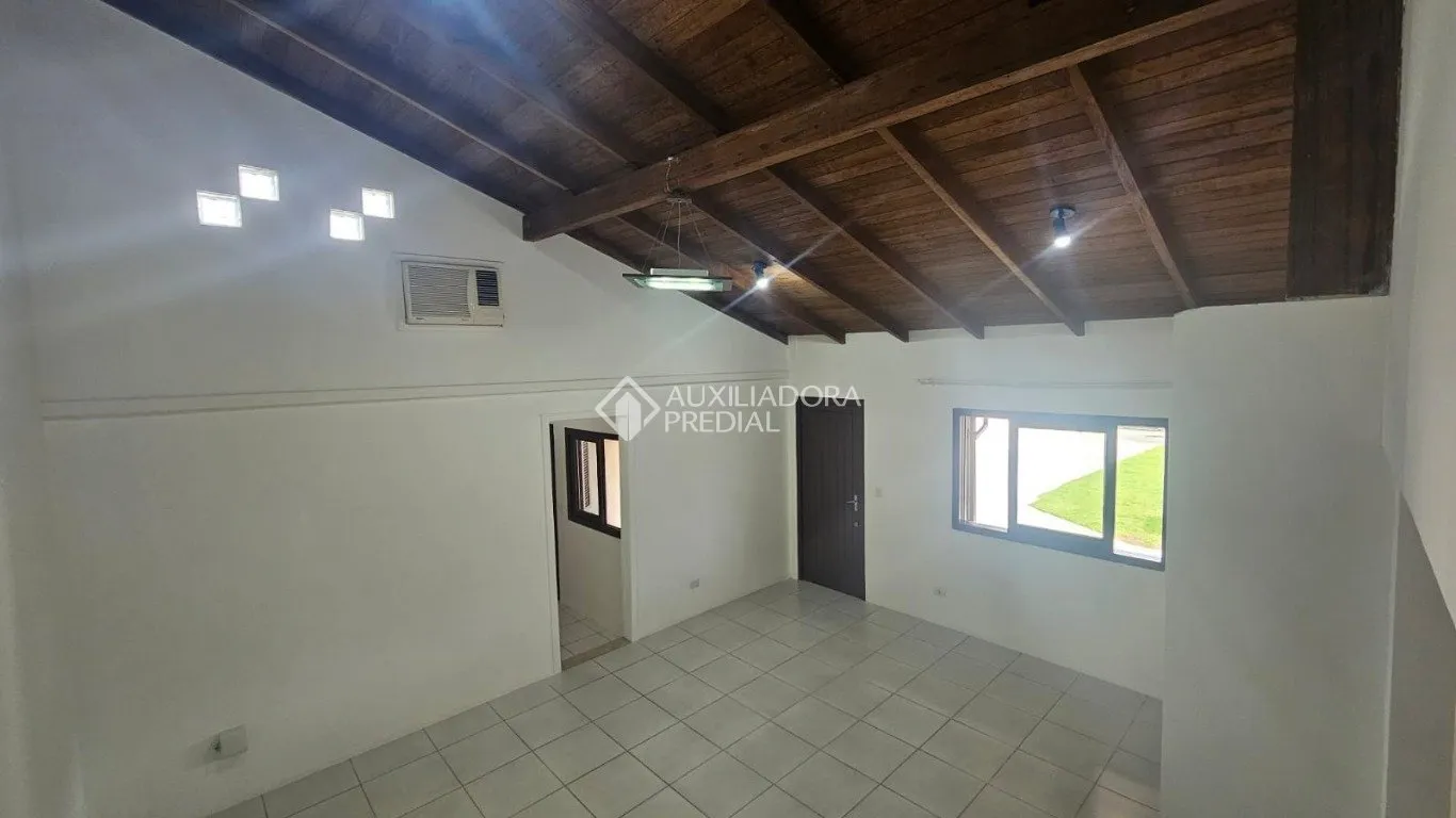 Будинок: 3 спальні, 1 з власною ванною кімнатою, 130 м² — photo 32