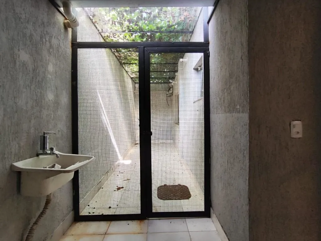 House with 5 bedrooms, 5 bathrooms, 400 m² — photo 40