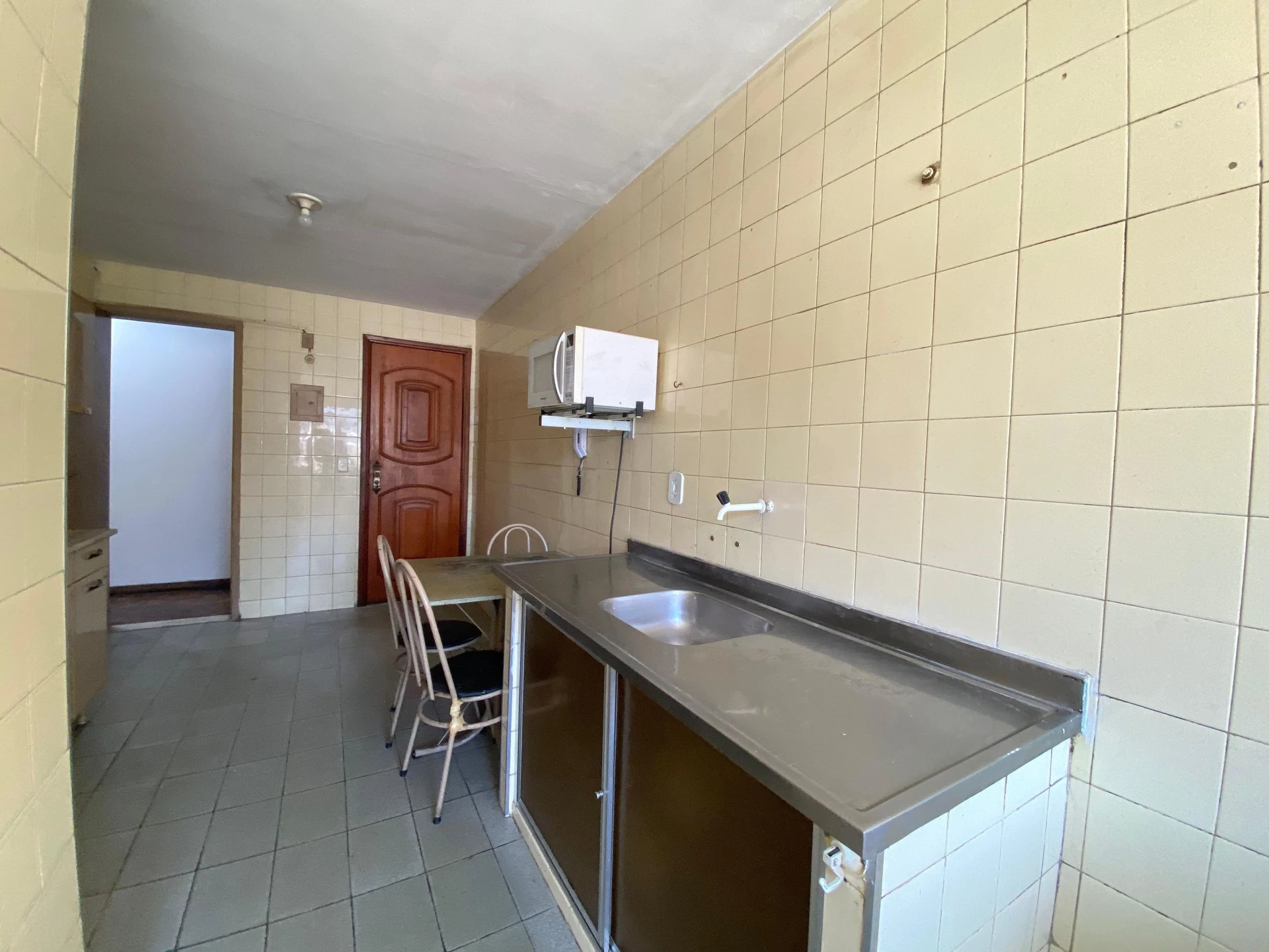 Apartment, 92 m², with wood or laminate floors — photo 35