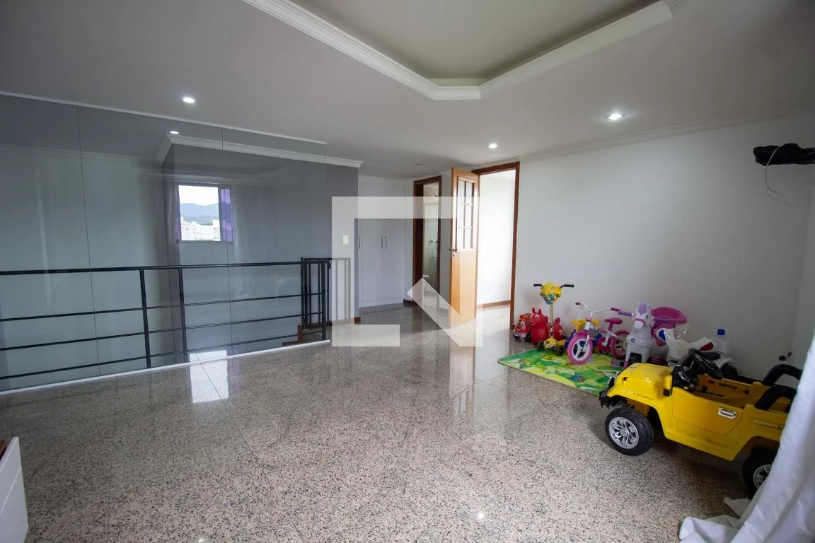 Furnished apartment with 3 en-suite bedrooms — photo 26