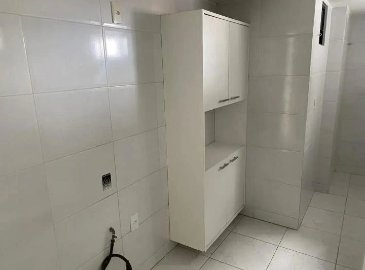 2-bedroom apartment with en-suite and separate kitchen — photo 5
