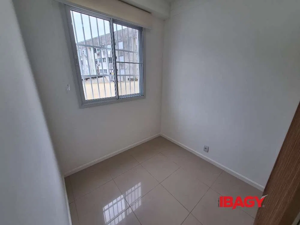 Furnished apartment, 49 m², with a grill on the balcony — photo 11