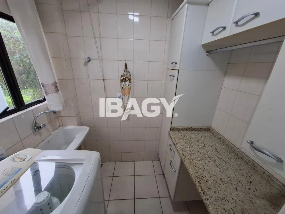 Apartamento amueblado de 3 dormitorios con balcón y parrilla — photo 5