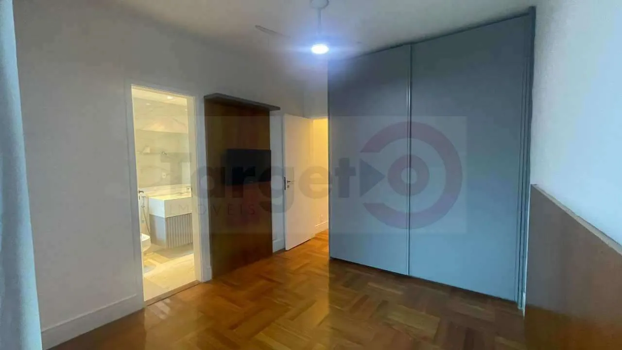 Вид на воду и 4 спальни: квартира 156 м² — photo 10
