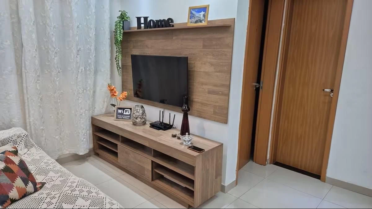 Furnished 2-bedroom apartment with open-plan kitchen