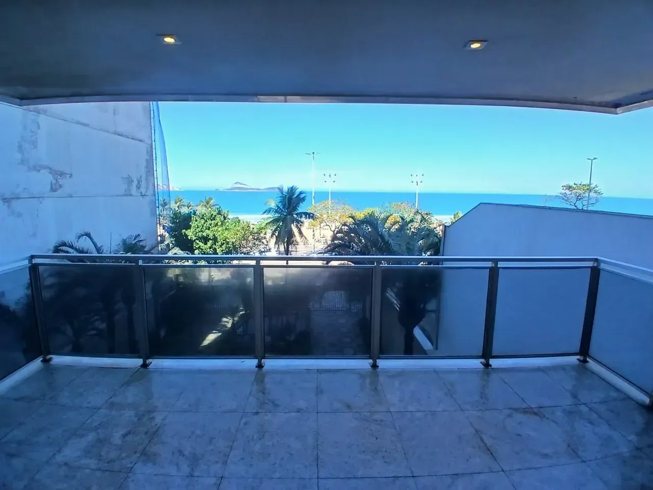 Apartment with balcony, 3 bedrooms and 3 bathrooms — photo 3