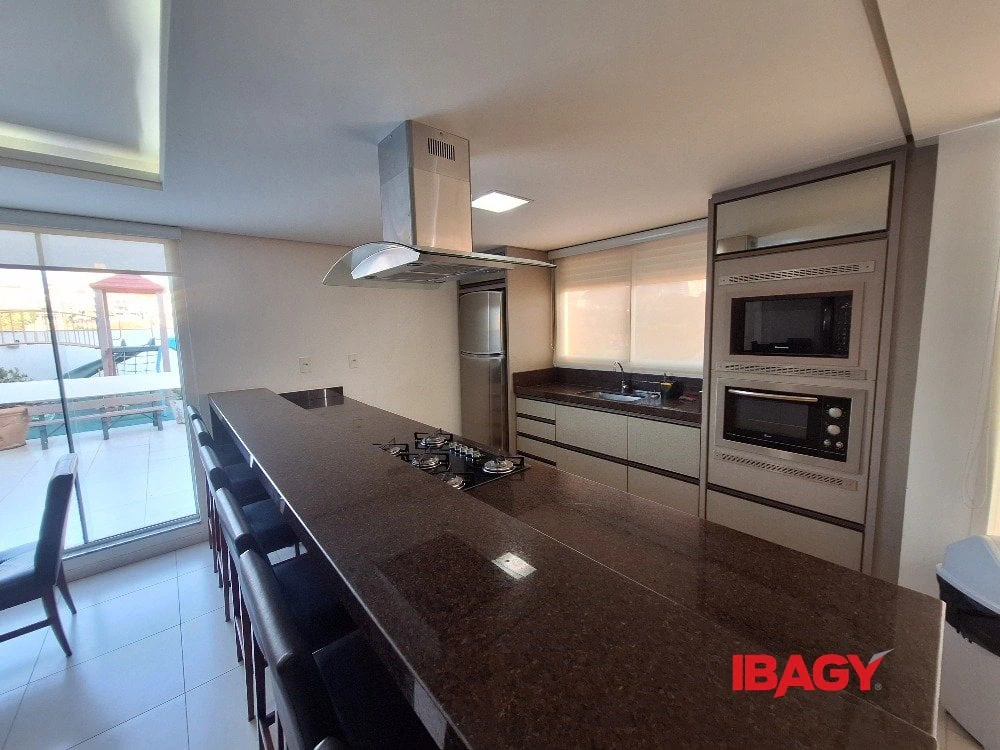 Furnished apartment, 100 m², with a private BBQ
