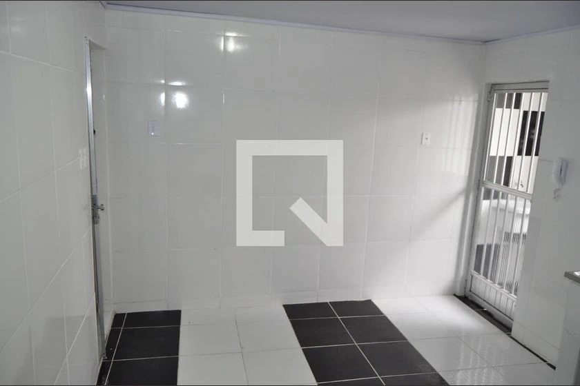 1-bedroom apartment with a private garden — photo 6