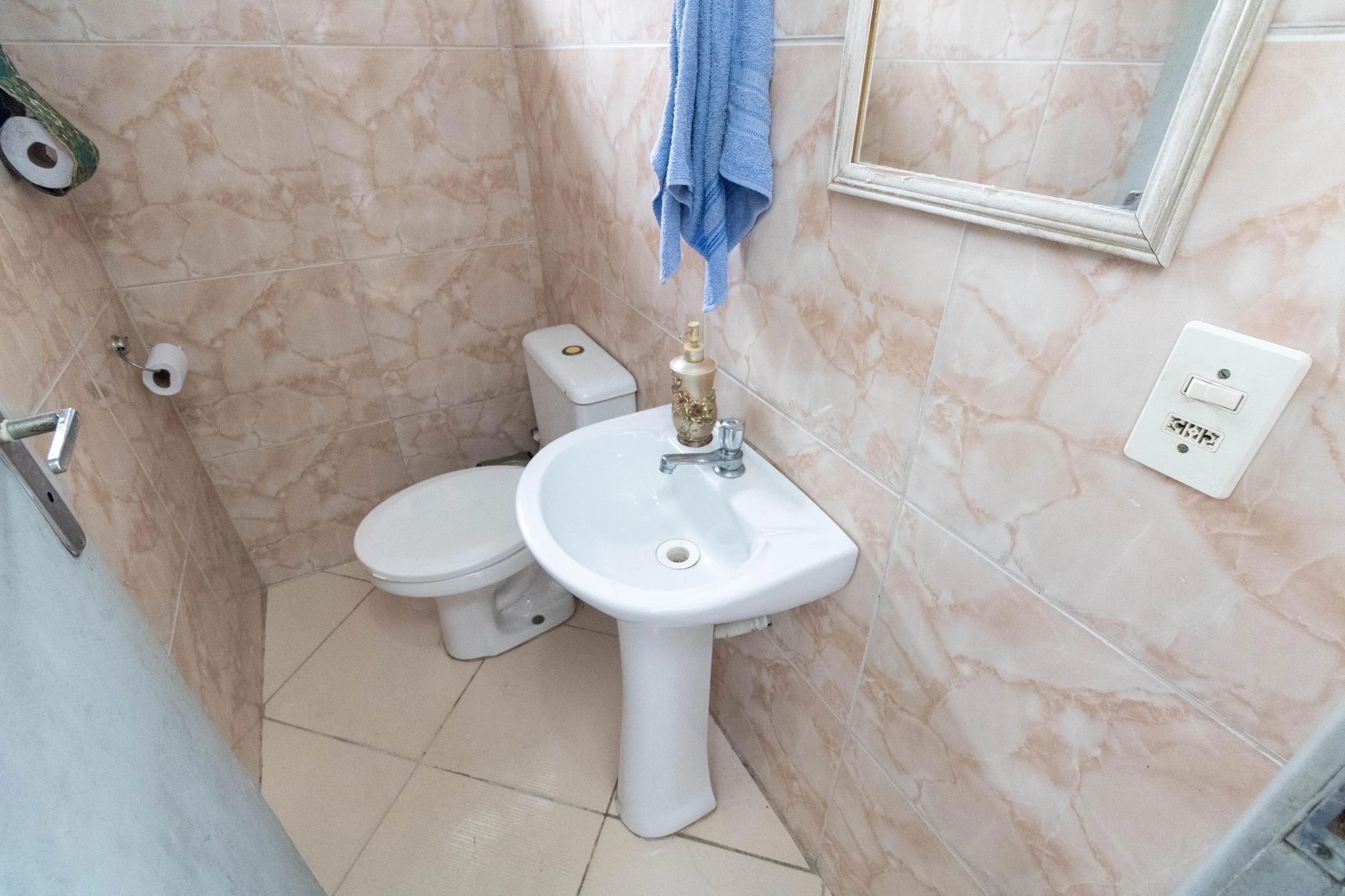 Casa amueblada con 6 dormitorios, 3 baños y jardín propio — photo 42