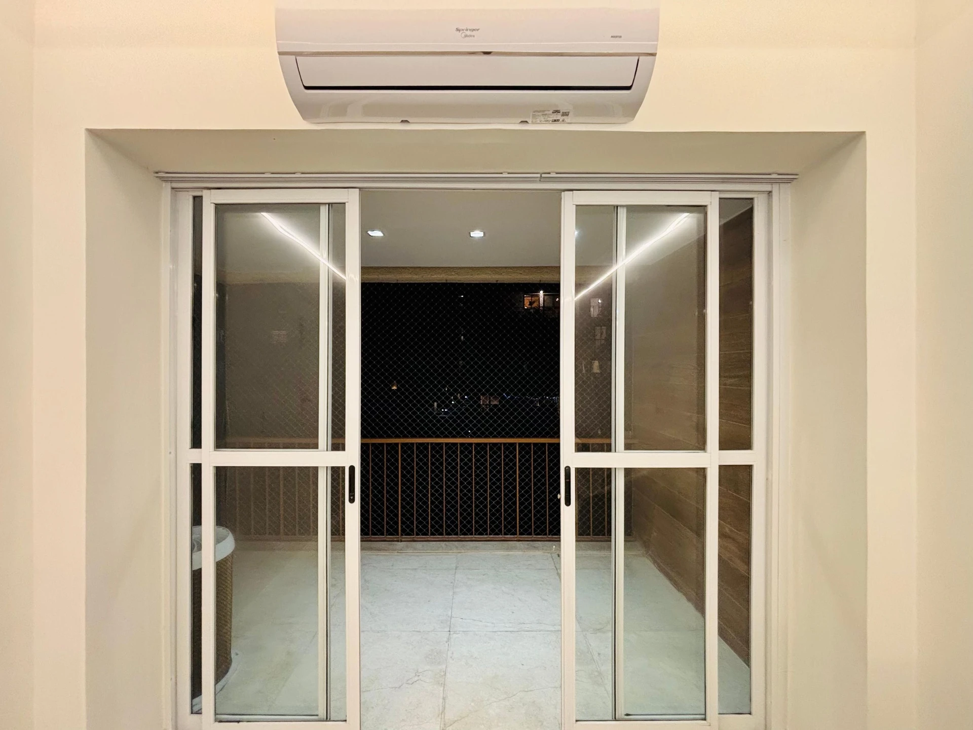Washing machine in a 3-bedroom apartment, 401 m² — photo 26